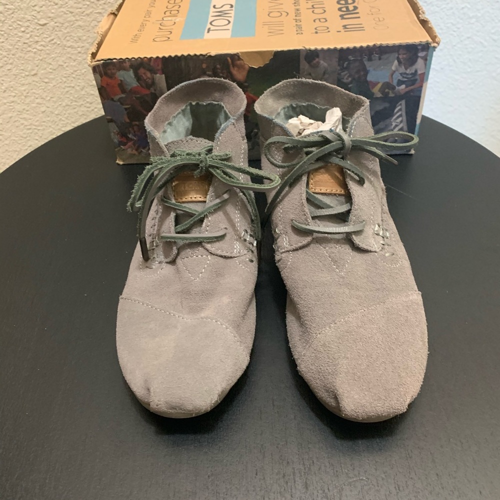 Woman’s Toms